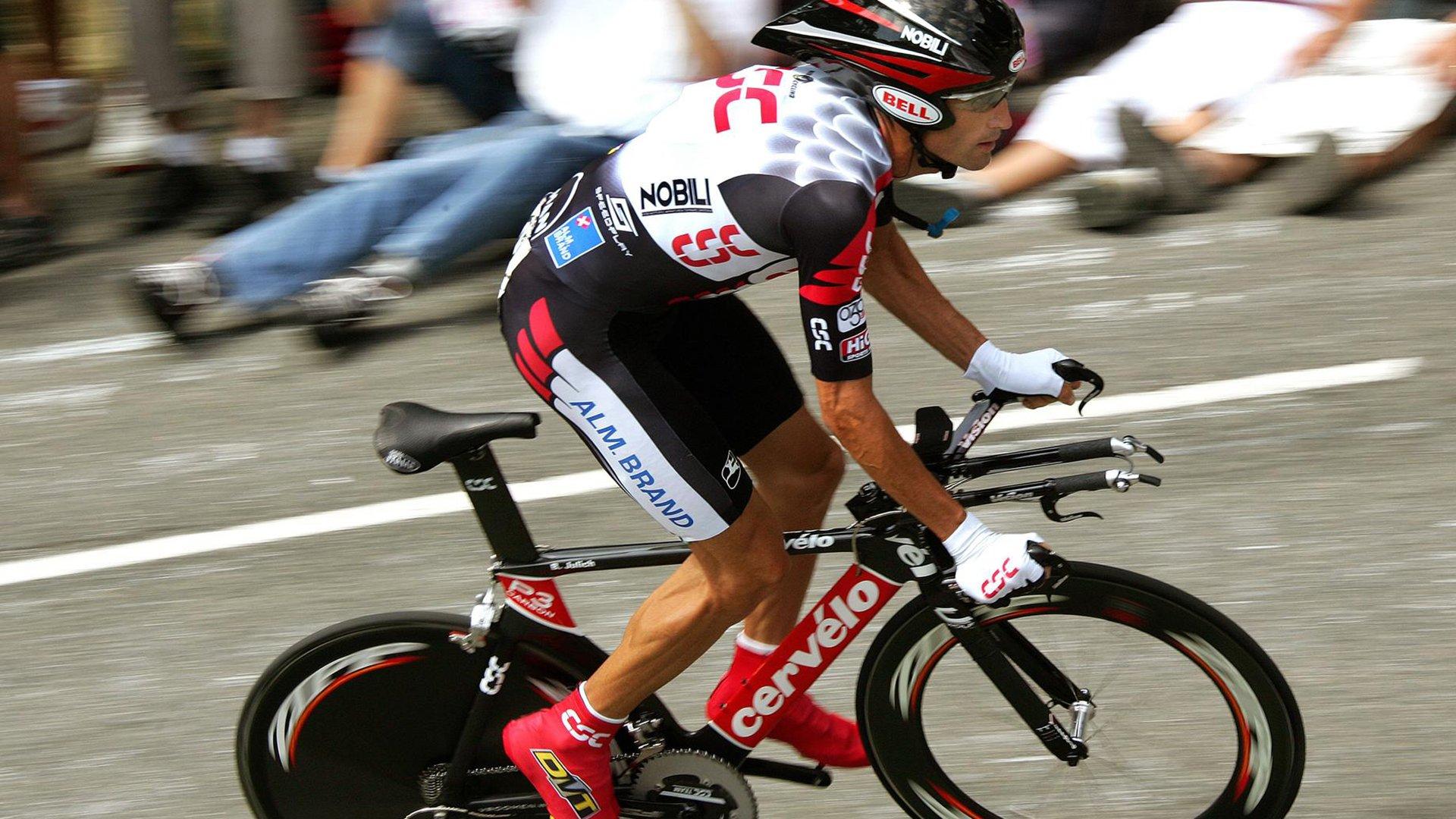 体育经济蓬勃发展，赛事商业化与全民健身推动产业新格局