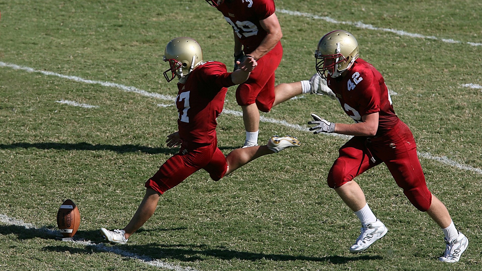 天才新星上演帽子戏法,助球队逆转夺冠